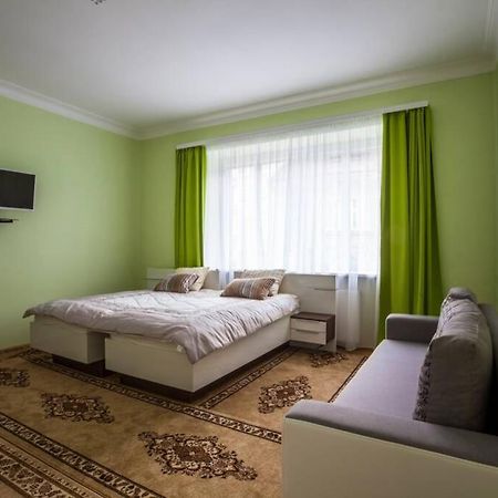 Luxury Air-conditioned Family Apartment Špitálska Old Town Bratislava Exterior foto