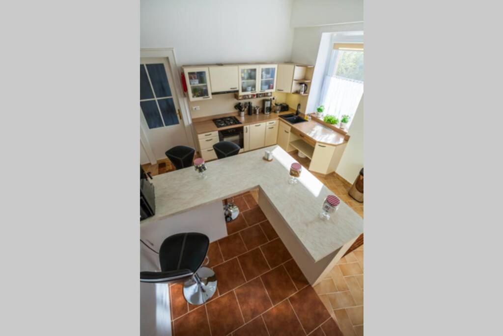 Luxury Air-conditioned Family Apartment Špitálska Old Town Bratislava Exterior foto