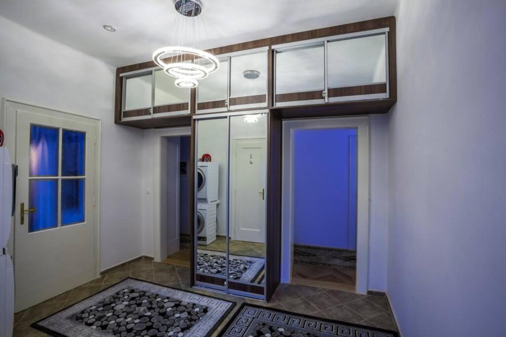 Luxury Air-conditioned Family Apartment Špitálska Old Town Bratislava Exterior foto