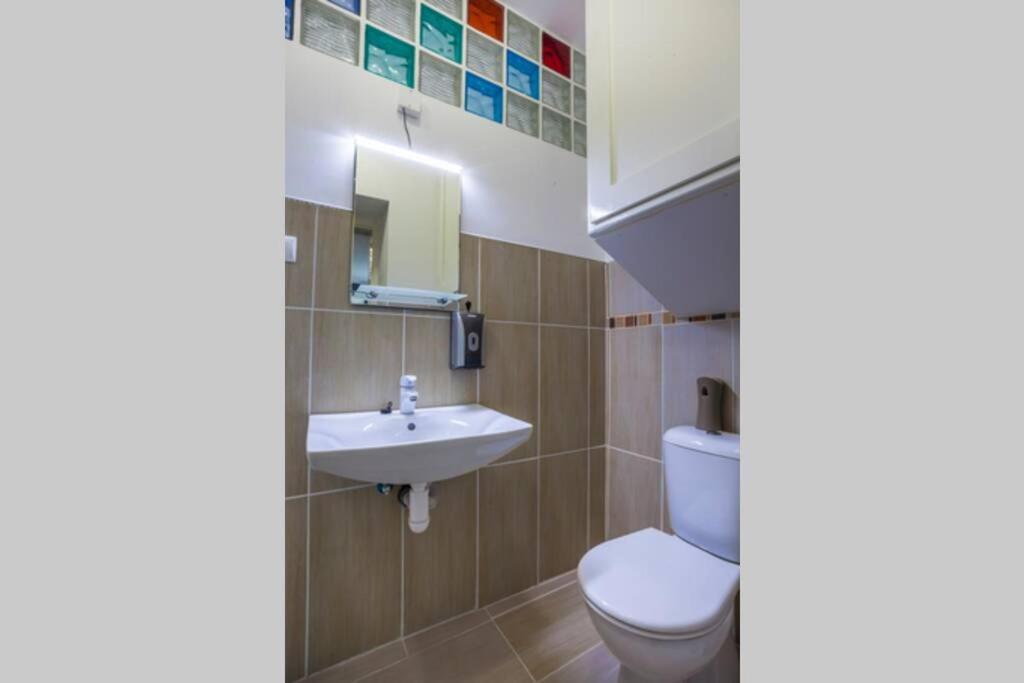 Luxury Air-conditioned Family Apartment Špitálska Old Town Bratislava Exterior foto