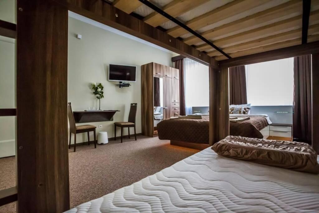 Luxury Air-conditioned Family Apartment Špitálska Old Town Bratislava Exterior foto